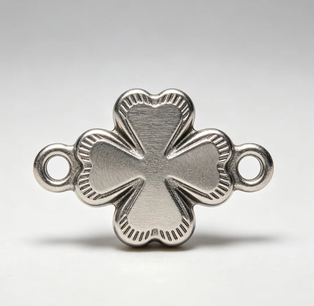 Four-leaf clover pendant